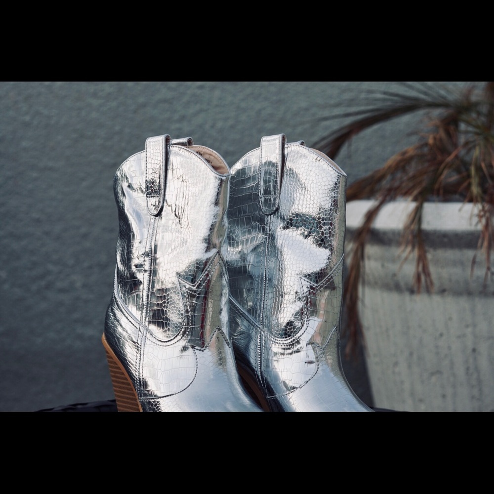 Silver Snake Country Boho Western Cowboy Boots - Picture 4 of 8